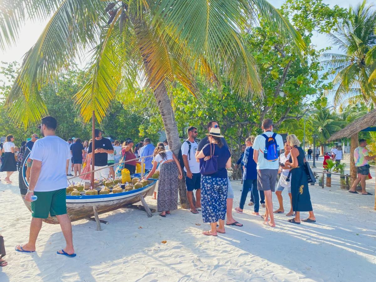 Leisure Inn Guest House Bodufolhudhoo Bagian luar foto